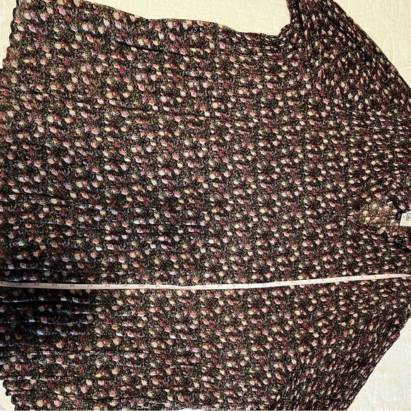 Cabi Pleated Floral Mock Neck Blouse Style 3952, XL - Picture 8 of 8